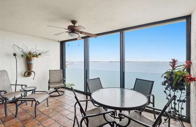 97 SUNSET DRIVE photos photos