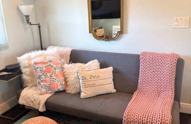 724 Grove Street North photos photos