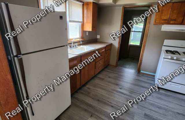 Two Bedroom Ranch on Quiet Street Gallery 3