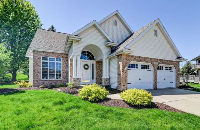 Beautifully updated 4 bedroom home in Southbridge, Waunakee photos photos