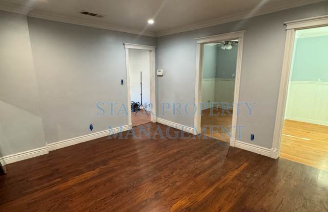 2053 E Myrtle St Gallery 3