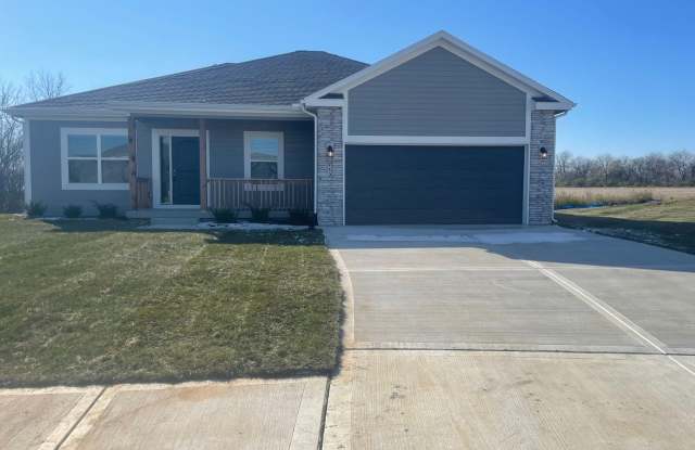 Ranch Style Home-Belton, MO - 712 Summer Dawn Circle, Belton, MO 64012