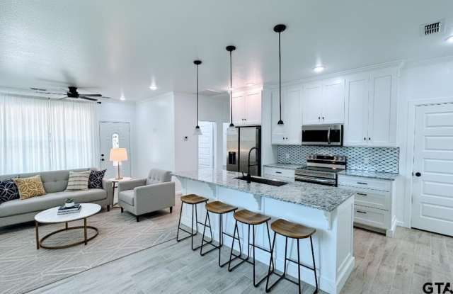 20428 High Point Dr photos photos