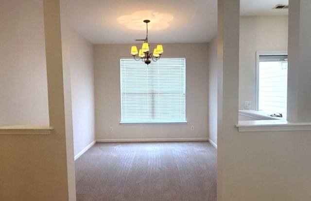 ~~ Beautiful home in Governor's Green Subdivision ~~ Gallery 3