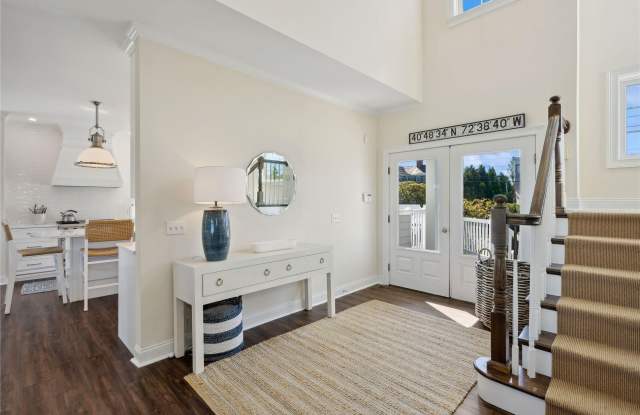 140 Dune Road Gallery 2
