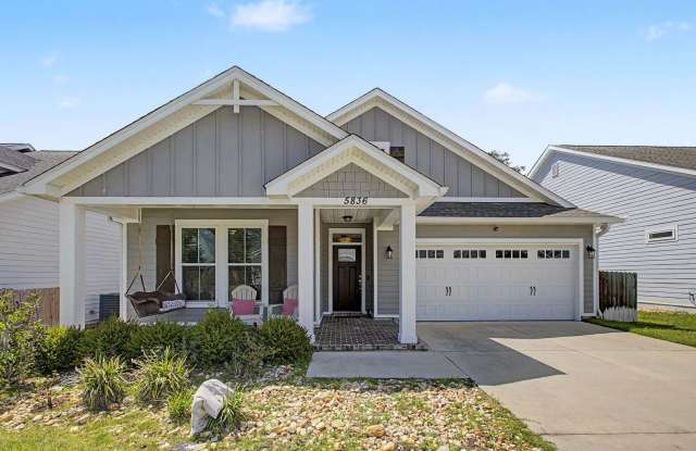 3 Bed / 2 Bath Large Home off Ox Bottom! Gallery 1