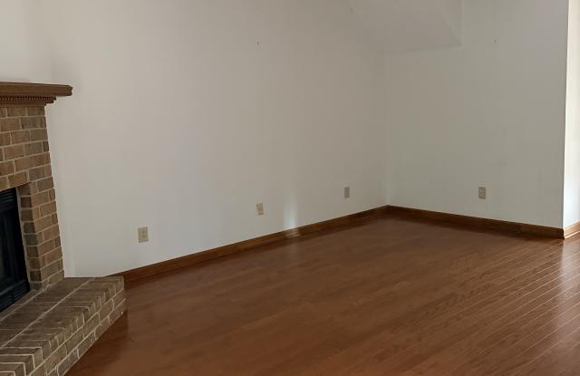 389 River Oak Dr Gallery 4