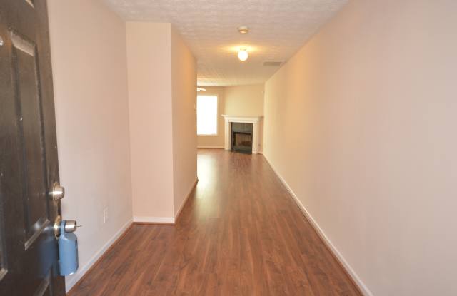 664 Lakes Cir Gallery 3