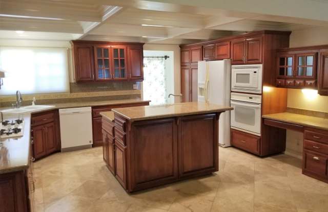 18922 Gregory Ln. Gallery 3