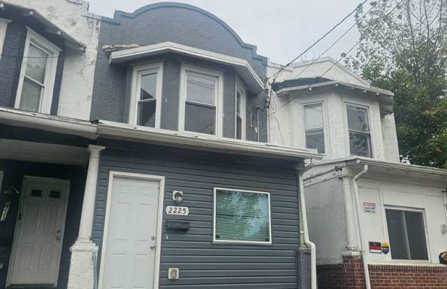 Beautifull renovated 2 bed 1.5 bath! - 2225 Jessup Street, Wilmington, DE 19802