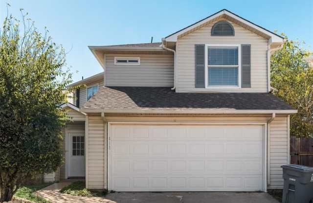 812 Isla Verde Plaza - 812 Isla Verde Plaza, Dallas, TX 75211