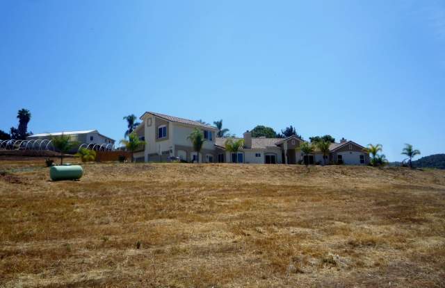 Vista Home for Rent! Large Air-Conditioned Single Family Home with Attached Apartment/Granny Flat photos photos