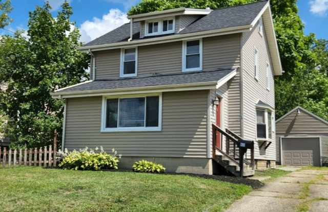 833 Lawrence Ave photos photos
