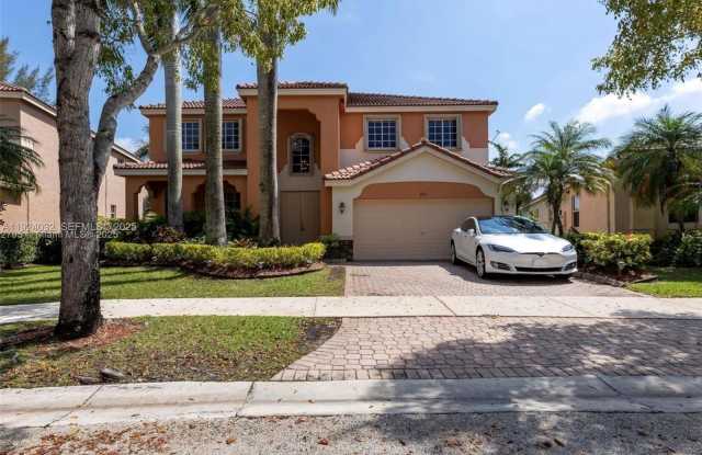 665 Nandina Dr photos photos