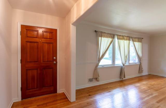 3003 Stratford Drive Gallery 4