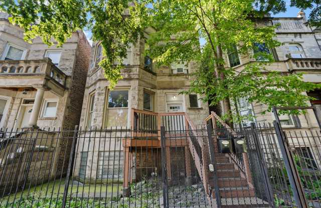 4319 W Jackson Boulevard Gallery 2
