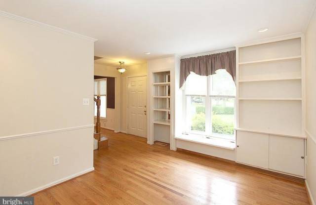 9555 PINE CLUSTER CIRCLE Gallery 4