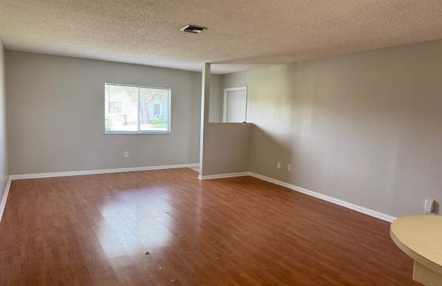 615 SE Van Loon Ter photos photos
