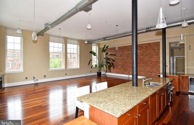 1315 INDEPENDENCE AVENUE SE Gallery 2