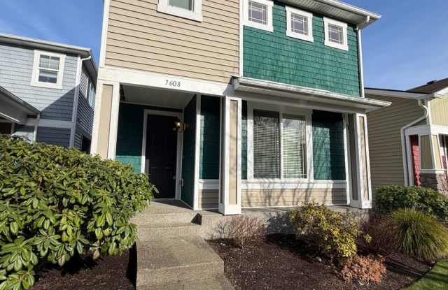 7608 Traditions Avenue NE photos photos