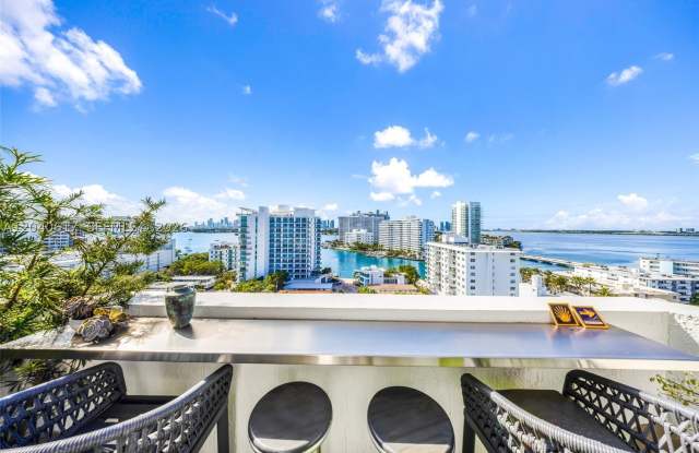 1621 Bay Rd - 1621 Bay Road, Miami Beach, FL 33139