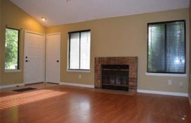 1109 Cloudcrest Court Gallery 2