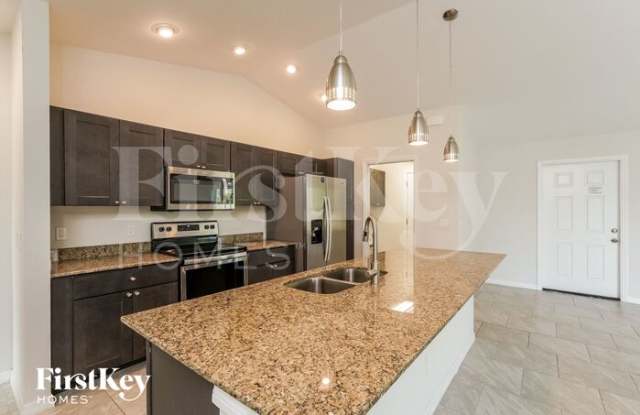 19107 Evergreen Road Gallery 4