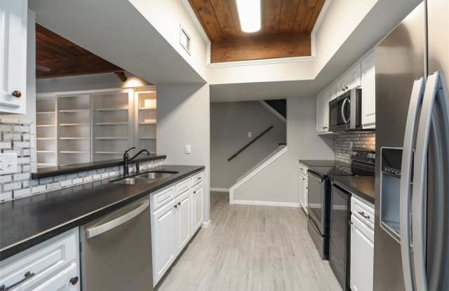 5370 Brownway Street - 5370 Brownway Street, Houston, TX 77056