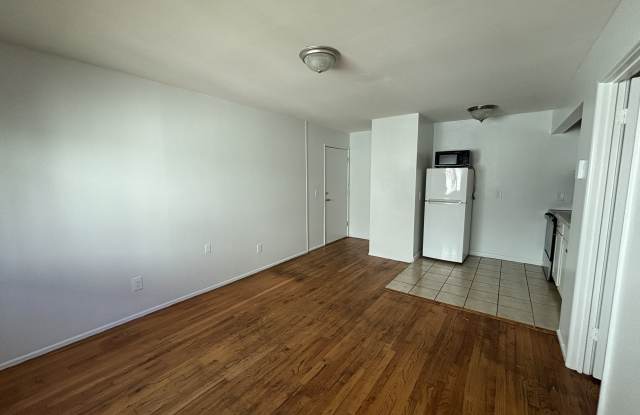 17 Ferris Avenue Gallery 4