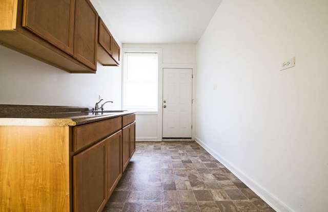 7120 S Wabash Gallery 4
