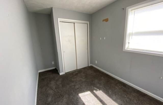 126 E Locust Gallery 4