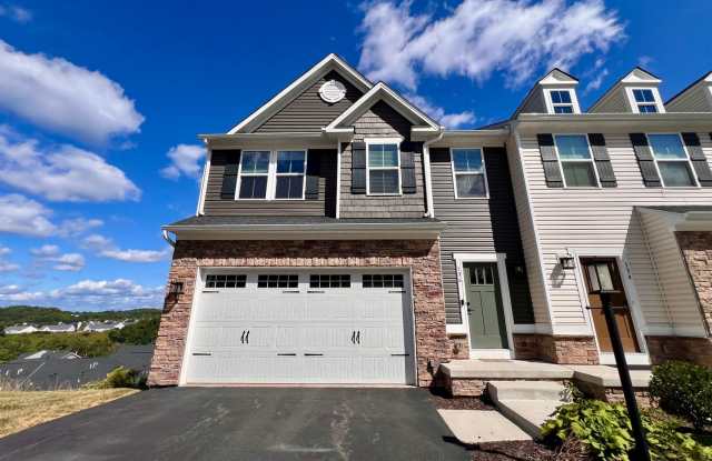 Sewickley - 4 Bedroom 3.5 Bathroom - End Unit Townhome - 136 Curtis Court, Allegheny County, PA 15143