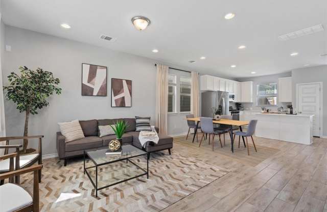 Charming Home in Crystal Springs of Leander Gallery 3