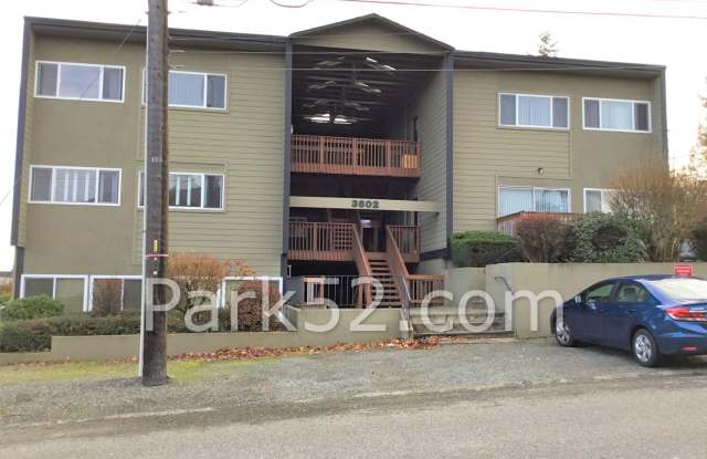 2 Bedroom 2nd Floor Apartment in Tacoma - 3602 S 15th Street #3 photos photos