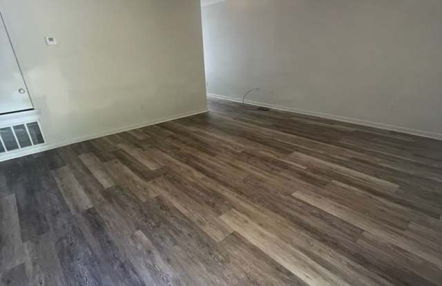 Feemster Lake Apartments Gallery 4