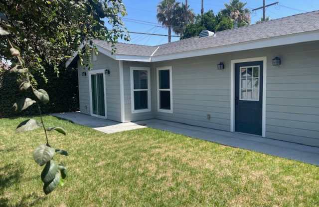 **BELLFLOWER 2BR REAR HOUSE** **NEWER CONSTRUCTION** - 9255 Maple Street, Bellflower, CA 90706