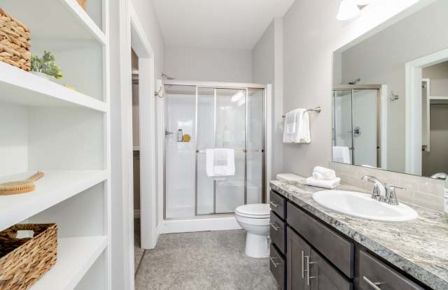 Beautiful 2BR/2BA Unit Available in Senior Living Community (55+) Gallery 3