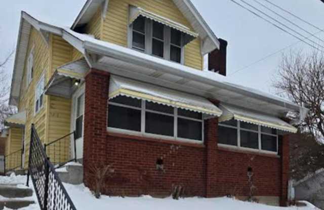 Three Bedroom Home located on Westside near 30th Street and MLK Drive photos photos
