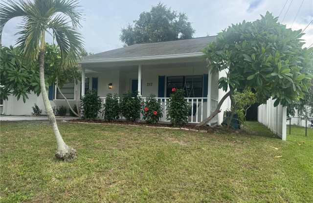 217 S SPRING Boulevard Gallery 2
