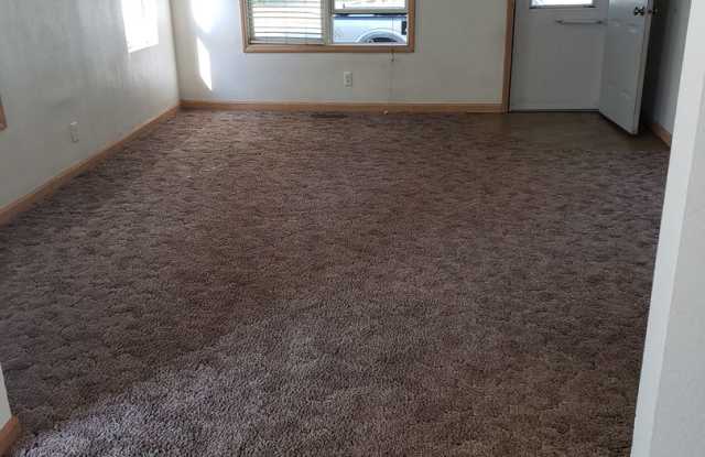 412 3rd Ave NW Jamestown, ND 58401 Gallery 4