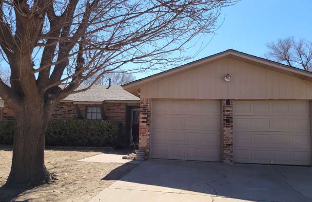 Available May! Cozy and comfortable 3/2/2 Home photos photos