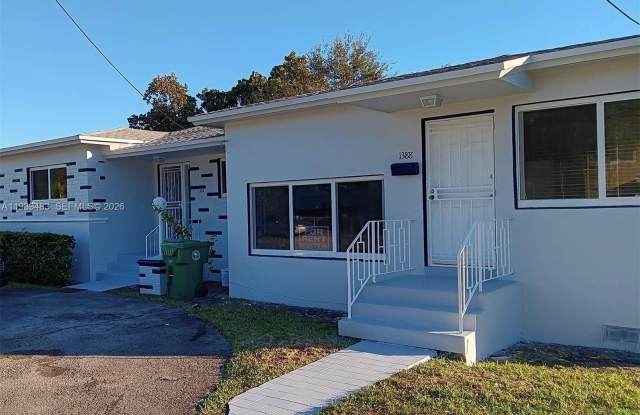 1386 NW 38th St photos photos