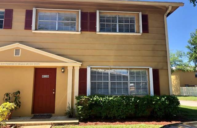 1805 SW 81st Ter photos photos