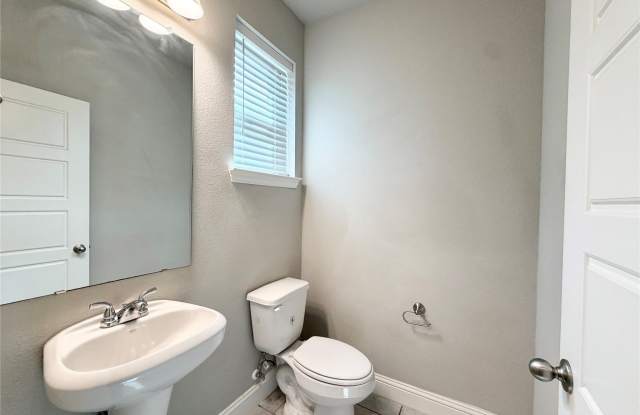 4925-4927 Sanger Circle Drive Gallery 4