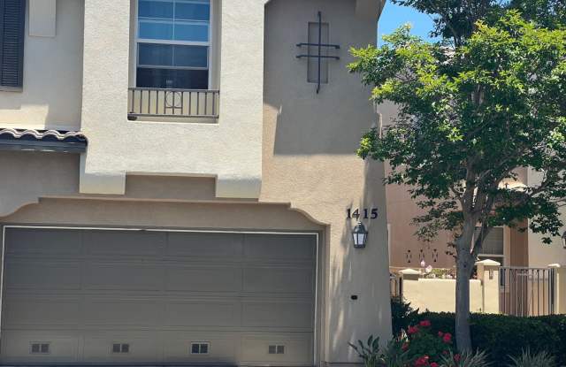 Wonderful Eastlake Townhome, 3 bedroom, 2.5 bath home, 2 car garage! - 1415 Caminito Lucca, Chula Vista, CA 91915