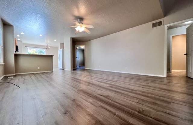 835 N. Gray Cloud Gallery 3