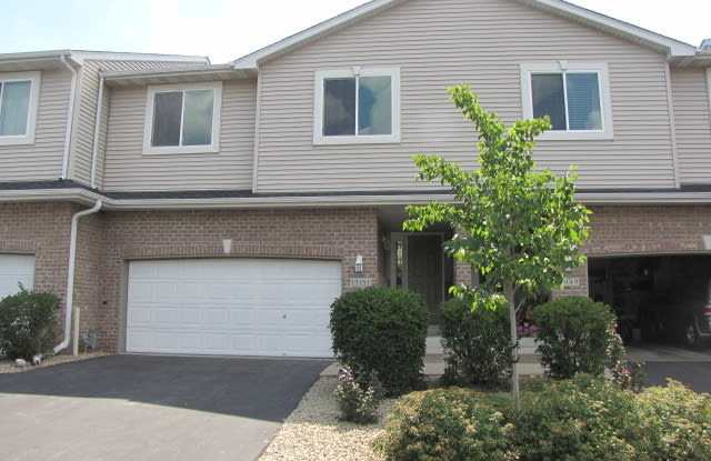 Nice 3 Bd/3 Bath Townhome in Rosemount* Available July 15th photos photos