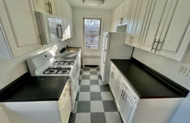 179 White Plains Rd 51a - 179 White Plains Rd, Tarrytown, NY 10591