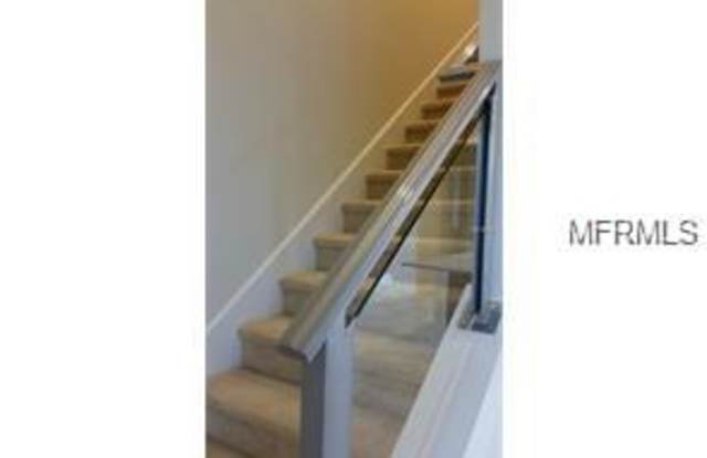 8084 upper perse circle Gallery 3