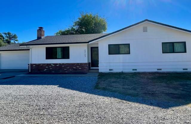 NEWLY REMODELED COUNTRY SETTING 3/2 HOME IN MILLVILLE, CA Gallery 1